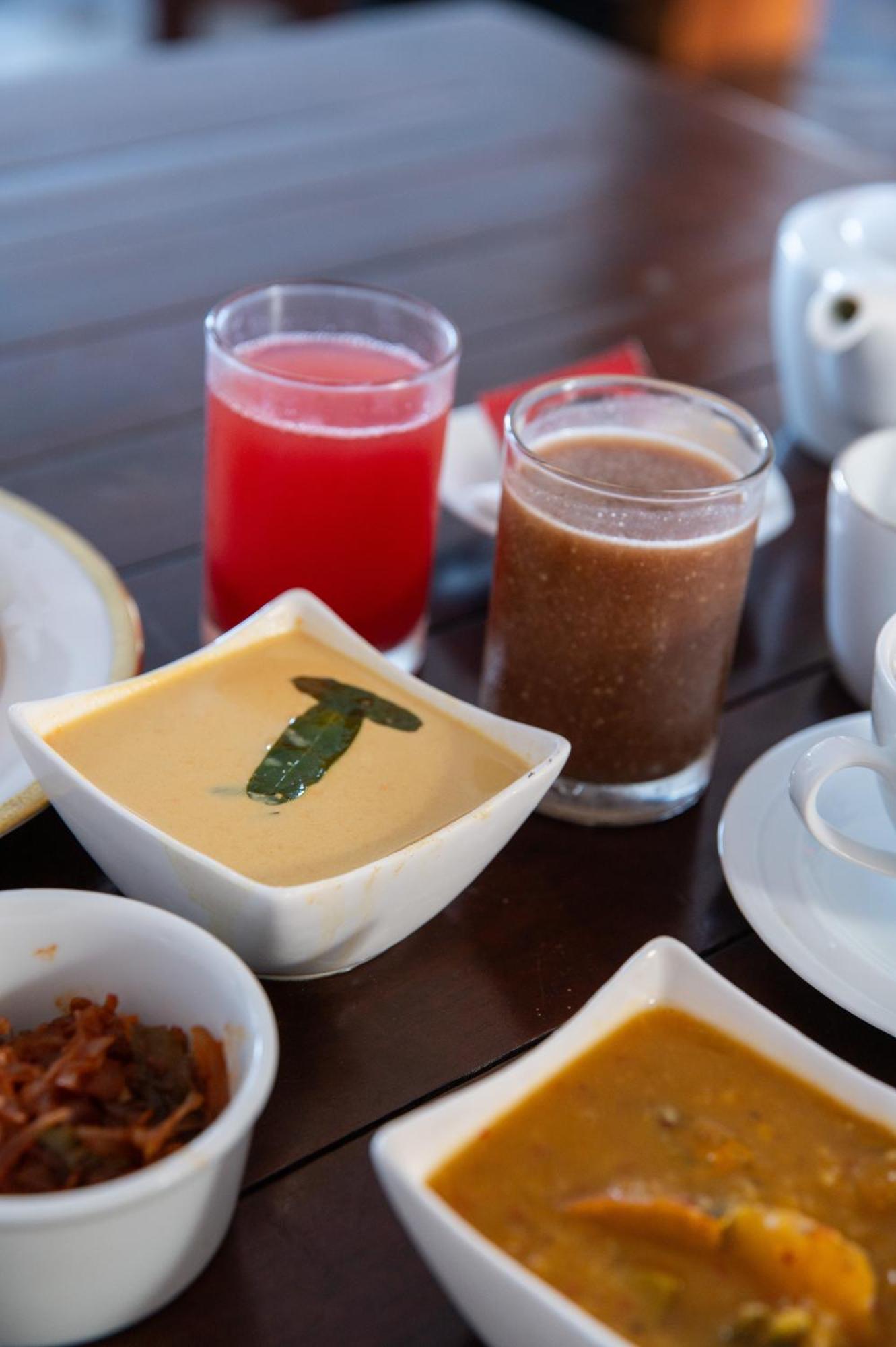 Hotel Marine At Negombo Beach Экстерьер фото