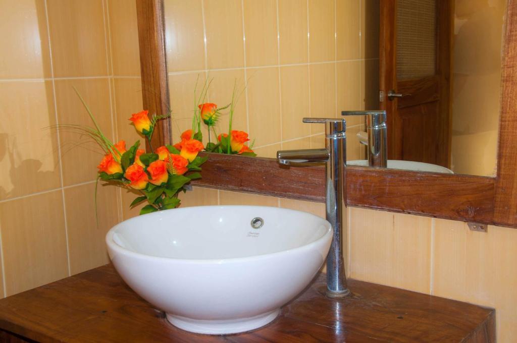 Hotel Marine At Negombo Beach Экстерьер фото
