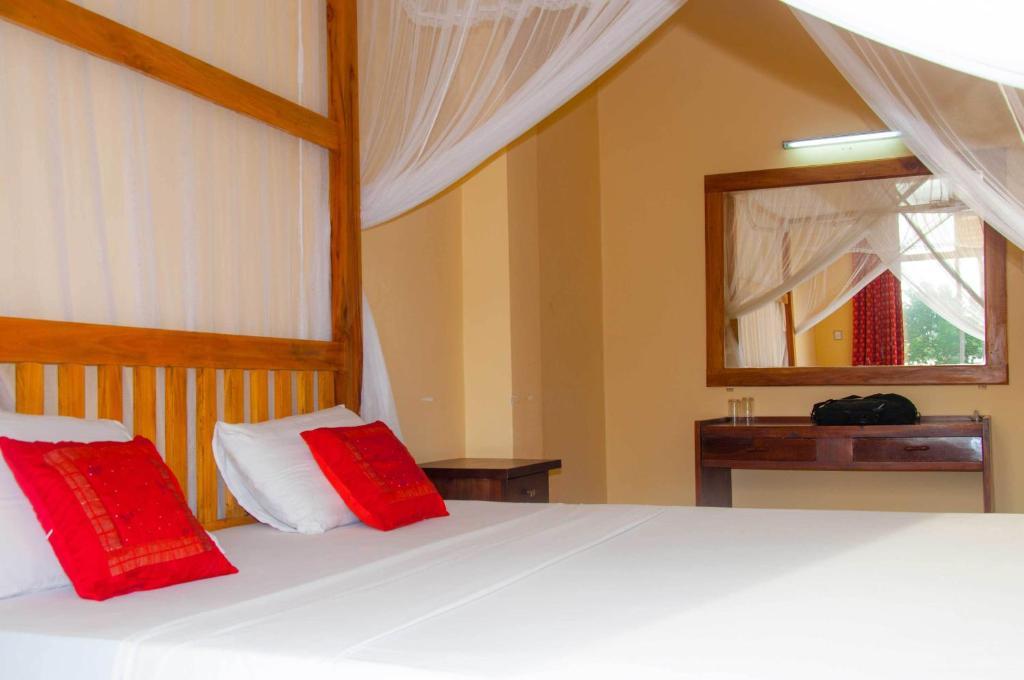 Hotel Marine At Negombo Beach Номер фото