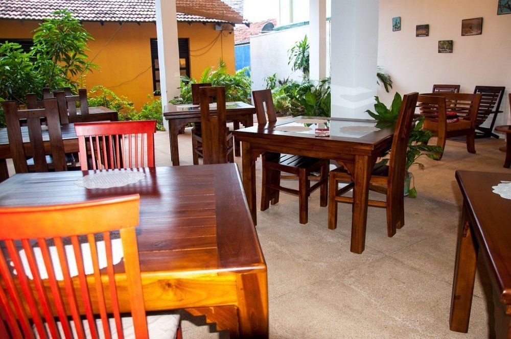 Hotel Marine At Negombo Beach Экстерьер фото